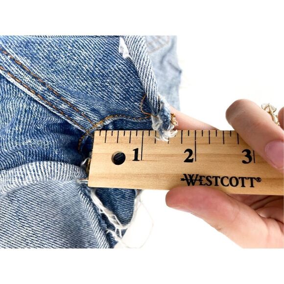 BDG Urban Outfitters High Rise Cutoff Raw Hem Jean Shorts Women’s Size 26 - Picture 5 of 9